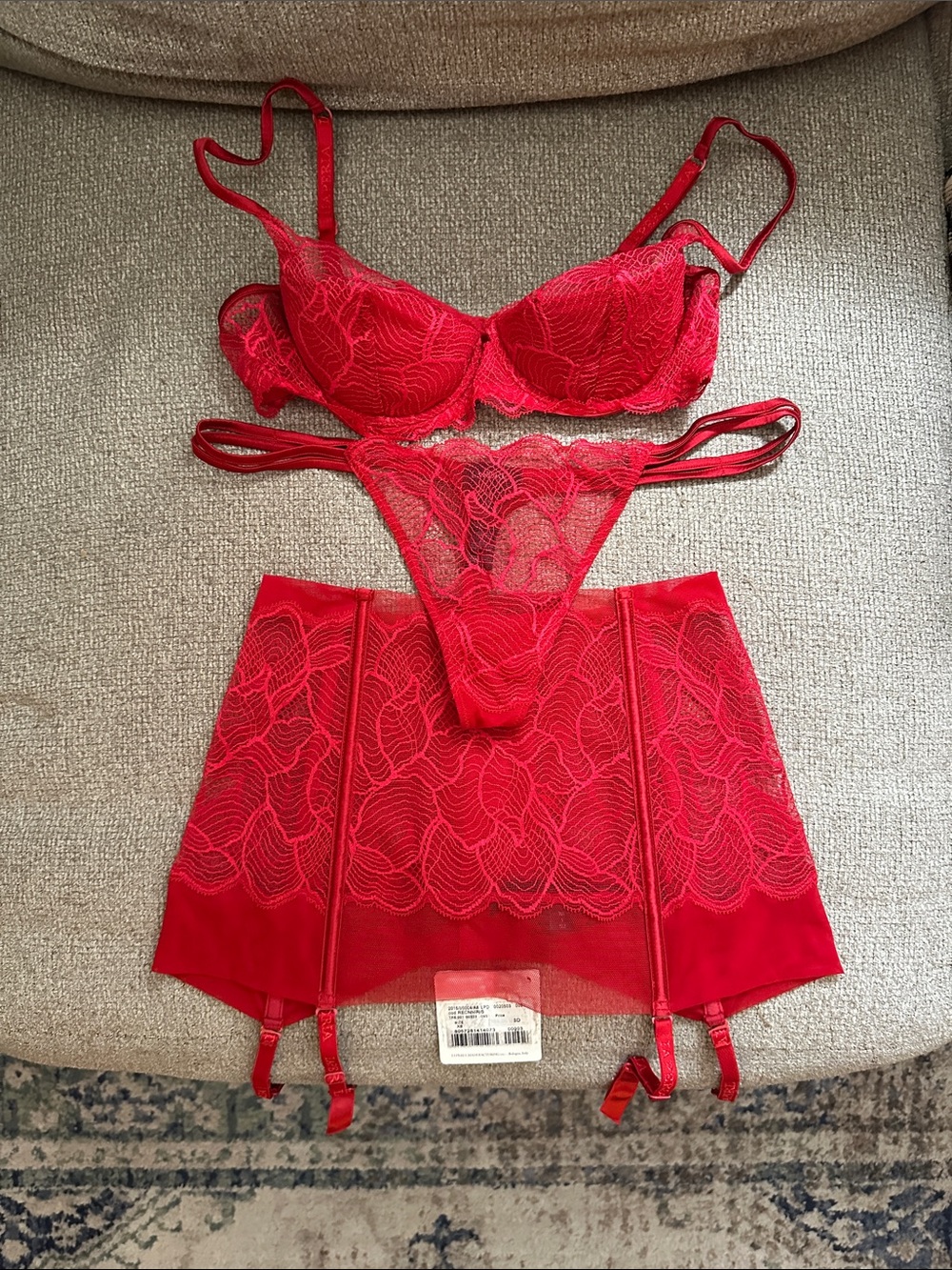 La Perla Red Lace Lingerie Set - Bra, Garter Belt & Thong
